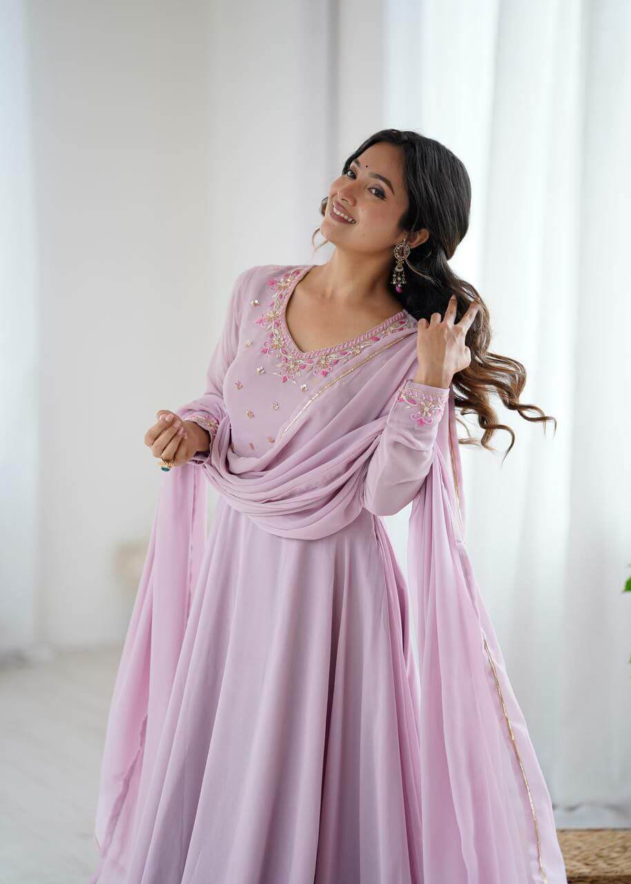 Gown set for women