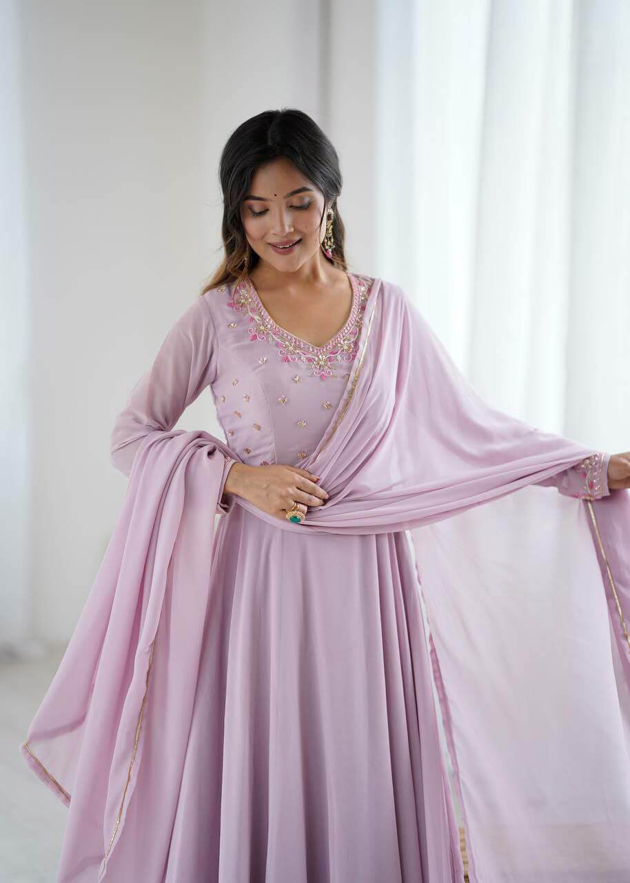 Gown set for women