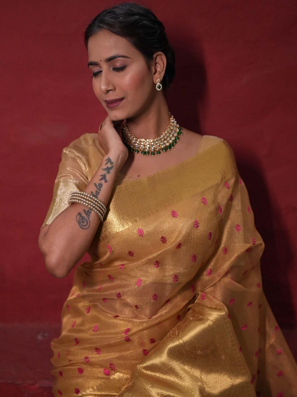 Banarasee Handwoven Broad Saree