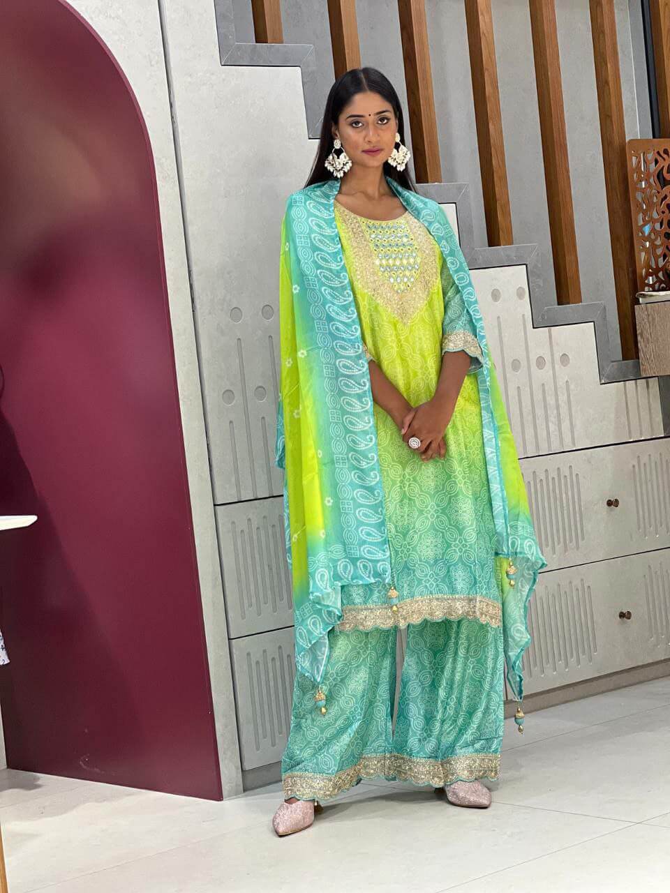 Vibrant Green with beautiful print Kurti Set for Women