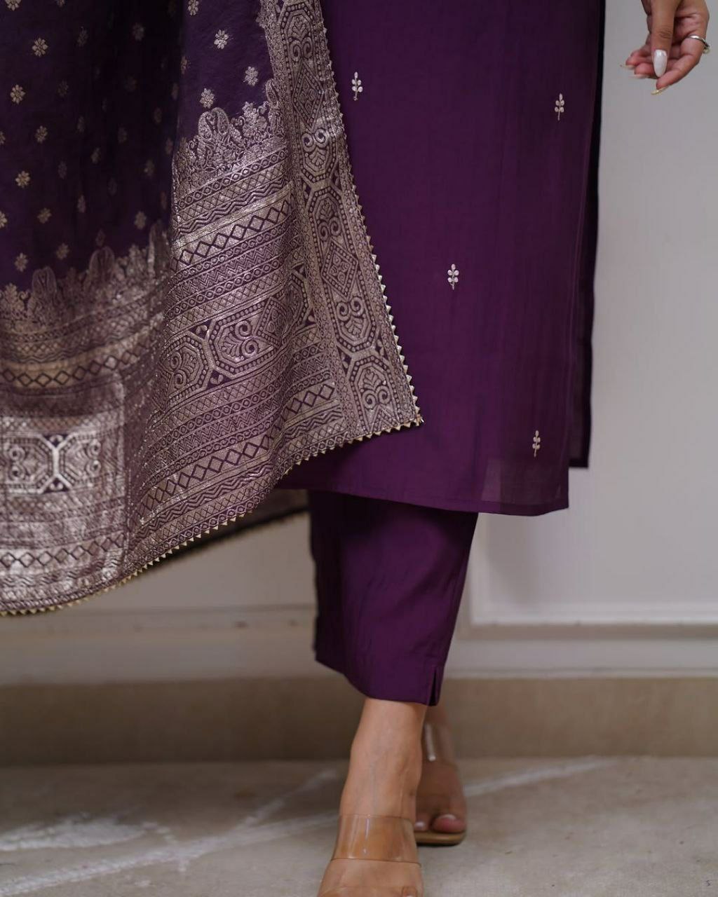 Beautiful Woman Kurti Set