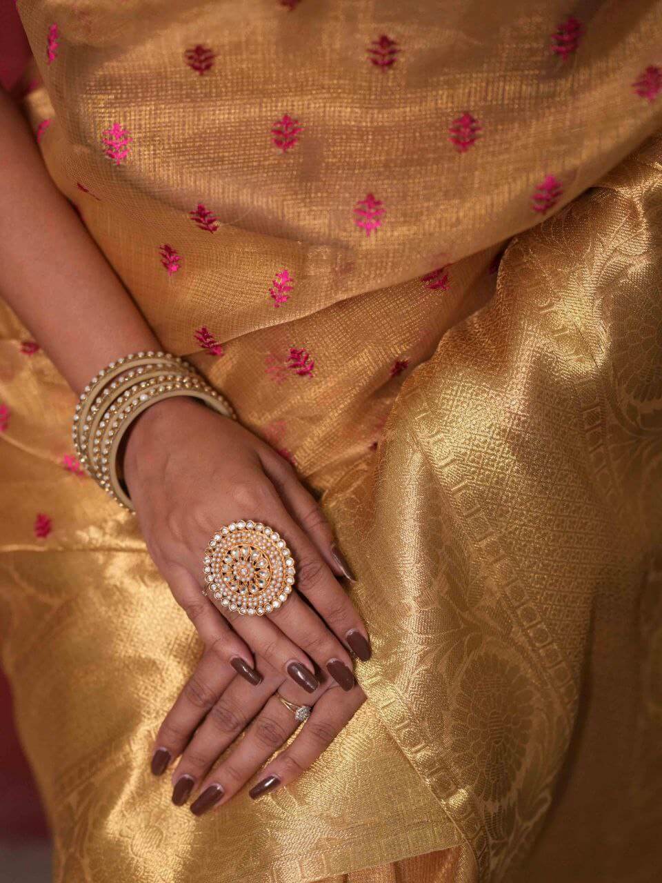 Banarasee Handwoven Broad Saree